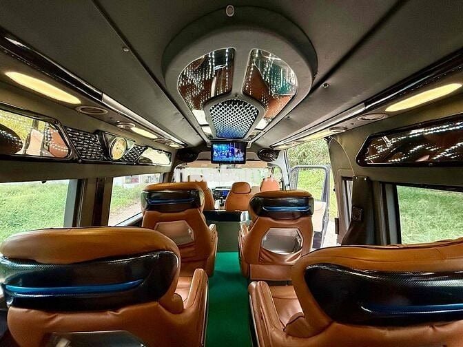 Ford Transit 2018 limousine- 85000 km 9 chỗ