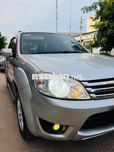 Ford Escape 2009. Tự Động 2 Cầu. Máy 2.3L