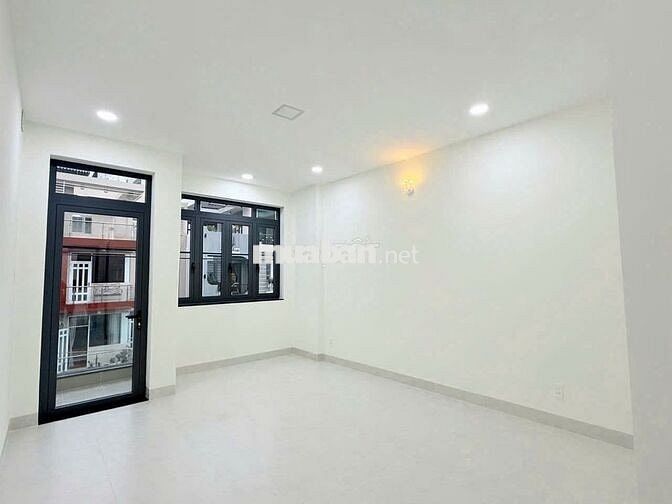 Cần cho thuê nhà MT 11A Nguyễn Duy, Phường 1, Q. Bình Thạnh