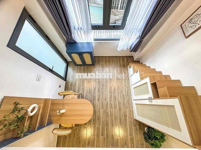 NGAY VINGF XOAY DÂN CHỦ - Full nội thất - thang máy