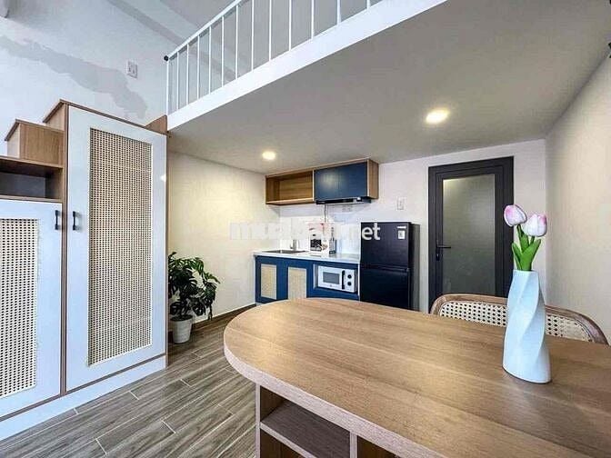 NGAY VINGF XOAY DÂN CHỦ - Full nội thất - thang máy