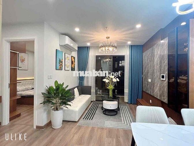 Mình cần bán hộ chị gái căn 2PN Toà I2 full nội thất cao cấp, sẵn sổ