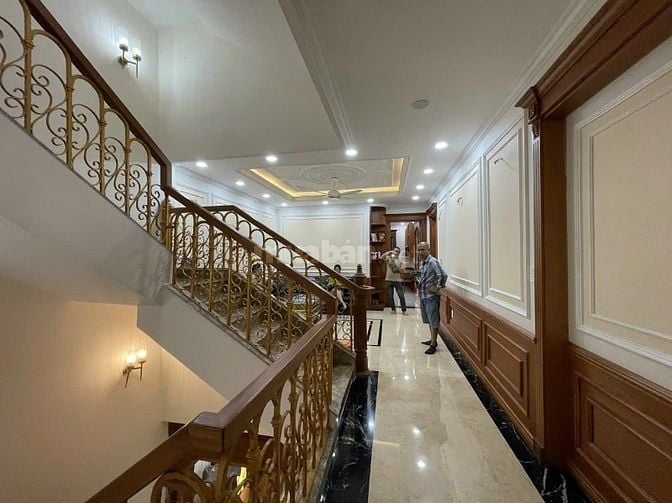 BÁN BIỆT THỰ ĐẸP ĐẲNG CẤP, CỰC KỲ SANG MỊN : NGANG 9 , 4 TẦNG CAO CẤP 