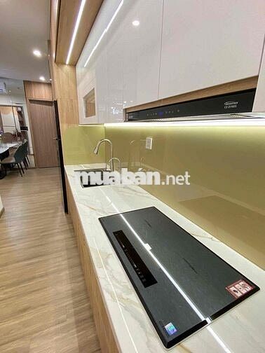 Người quen mình gửi bán căn 2PN+ nội thất mới chưa sử dụng, sẵn sổ