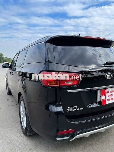 Kia Sedona Dầu  2.2L DATH SIGNATURE Ghế thương gia