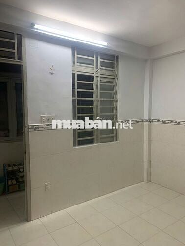 Phòng trọ 25m2 đường Phạm Văn Hai, Q.Tân Bình