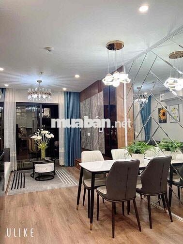 Mình cần bán hộ chị gái căn 2PN Toà I2 full nội thất cao cấp, sẵn sổ