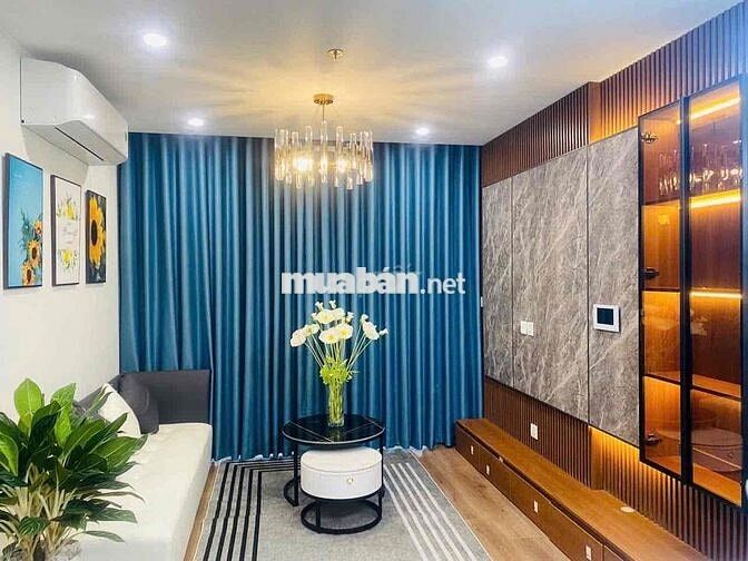 Mình cần bán hộ chị gái căn 2PN Toà I2 full nội thất cao cấp, sẵn sổ