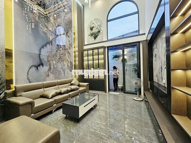 Nhà mới 4 lầu sát chợ cầu đồng ngã 4 ga