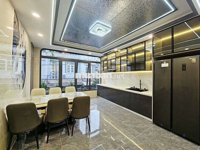 Nhà mới 4 lầu sát chợ cầu đồng ngã 4 ga