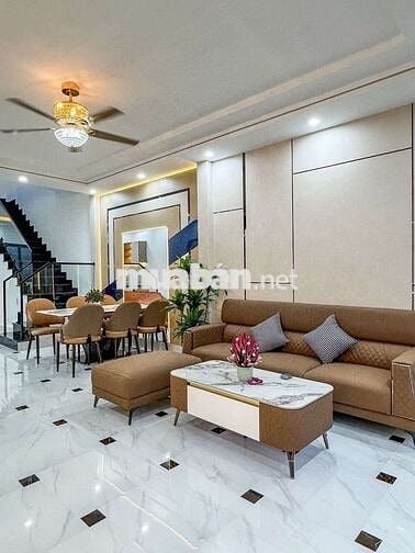 NHÀ 3 PHÒNG NGỦ - HẺM 151 HOÀNG VĂN THỤ