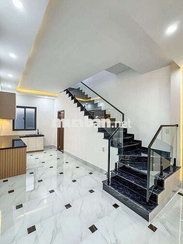 NHÀ 3 PHÒNG NGỦ - HẺM 151 HOÀNG VĂN THỤ