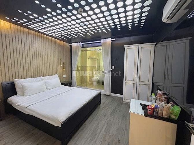 Bán Khách Sạn 2 Mặt Tiền - Đang Khai Thác Ổn Định - Doanh Thu 450Tr/Th