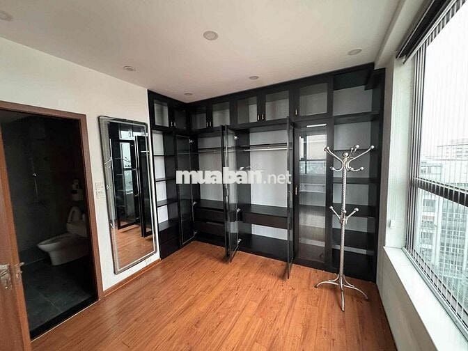 Bán căn chung cư KĐT việt hưng 80m  hướng đẹp nội thất ok  6.2 tỷ