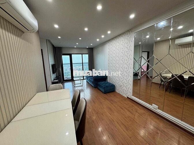 Bán căn chung cư KĐT việt hưng 80m  hướng đẹp nội thất ok  6.2 tỷ