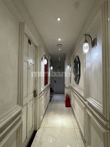 Bán Khách Sạn 2 Mặt Tiền - Đang Khai Thác Ổn Định - Doanh Thu 450Tr/Th