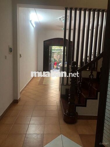 Nhà ngõ 123 phố Trung Kính, Dt 95m2 x 4 tầng, ô tô đậu cửa