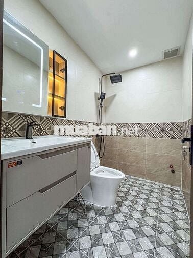 NHÀ 3 PHÒNG NGỦ - HẺM 151 HOÀNG VĂN THỤ