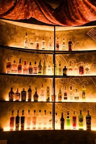 Sang Nhượng Quán Cocktail Rooftop View triệu đô