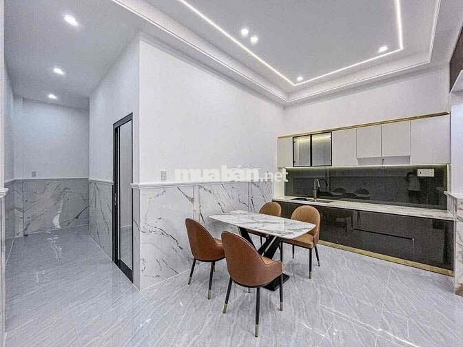 Gia đình cần bán nhà ngay Đối diện chợ Tân Bình, ngay ngã tư Tân Triều