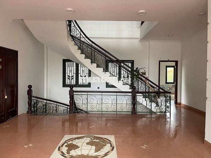 CHO THUÊ VILLA PHÁP 2 MẶT TIỀN TẠI TRUNG TÂM ĐÀ LẠT