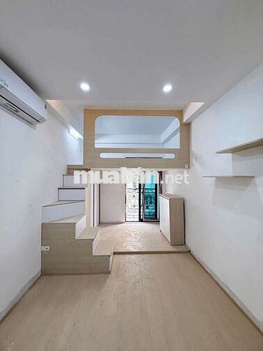 Căn hộ mới sắp hoàn thiện gần ga Cát Linh ban công thoáng đủ đồ