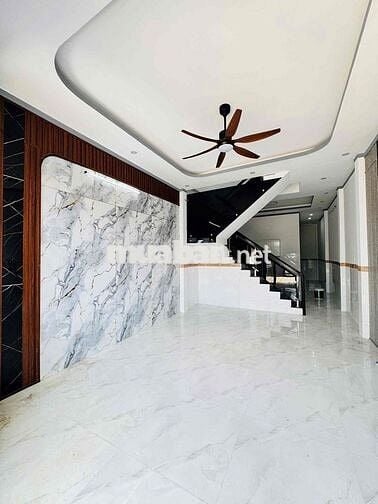 Cần bán nhà 1 triệt 1 lầu ngay Chợ Tân Bình, ngay ngã tư Tân Triều