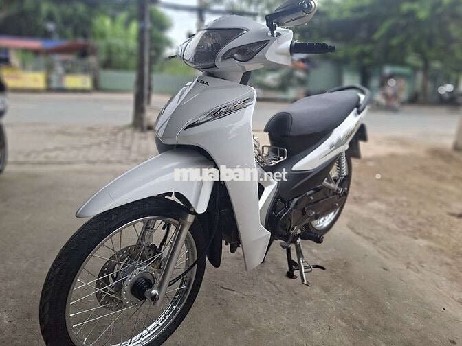 Honda wave 110 đk 2018. Bstp  Zin êm chính  chủ