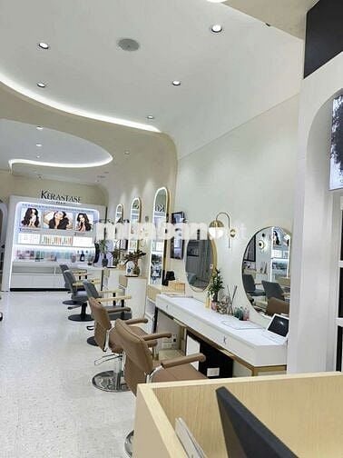 Cho thuê nhà nguyên căn mặt tiền đường Lê Văn Sỹ quận Phú Nhuận