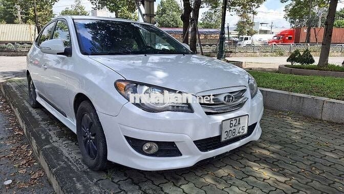 Hyundai Avante 2016 Trắng Số sàn