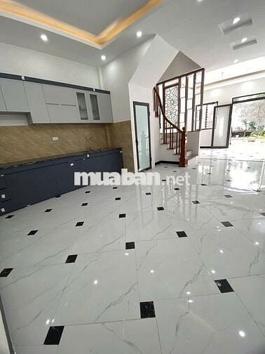 Nhà 4T*31m2 đường thông ÔTÔ lùi cửa,vài bước ra chợ,gần TT Chúc Sơn