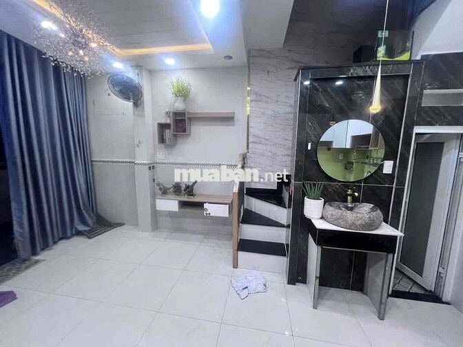 NC 2pn2wc 24m2 hẻm 618 Quang Trung P8