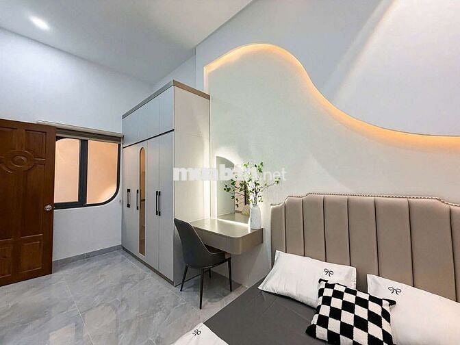 4.2 X 13 DT đất 53 m2 - ra Phạm Văn Đồng 1 phút 3 PN nhỉnh 6 Đ