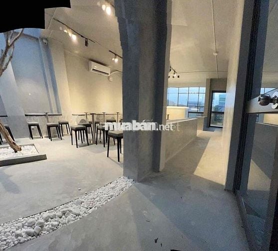 Cho Thuê Mặt Sàn Tầng 4 Rộng 170m2 Thang Máy