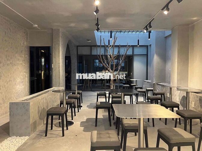 Cho Thuê Mặt Sàn Tầng 4 Rộng 170m2 Thang Máy