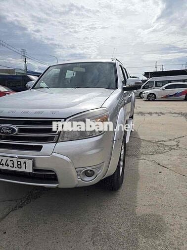 Ford Everest 2012 2.5L 4x2 MT - 160000 km
