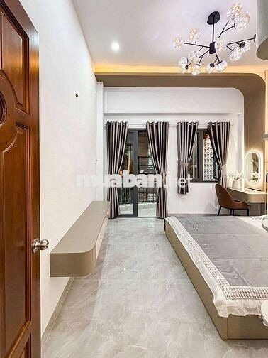 4.2 X 13 DT đất 53 m2 - ra Phạm Văn Đồng 1 phút 3 PN nhỉnh 6 Đ