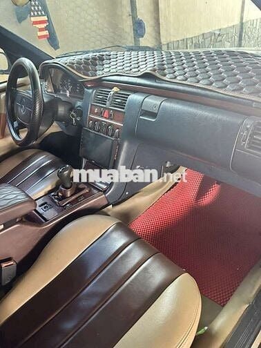 Mercedes-Benz E200 1997 Xanh đen