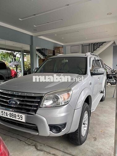 Ford Everest 2011 2.5L 4x4 MT - 128000 km