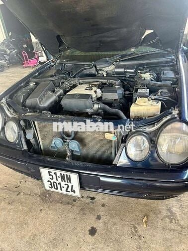 Mercedes-Benz E200 1997 Xanh đen