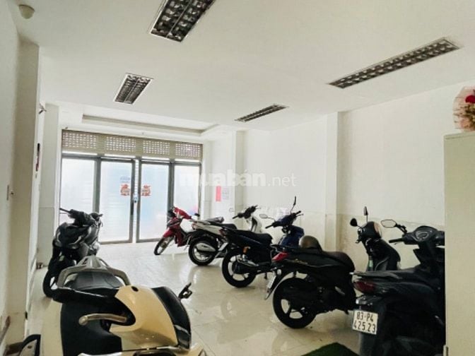 Dòng tiền 840tr/năm - SÁT QUẬN 1, 5 tầng 11P, 4.5 x 18m hẻm rộng 