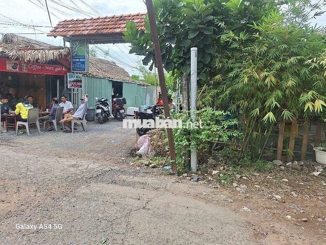 HẺM XH DTSD:300M² BÀN GHẾ ĐĐ DỤNG CỤ ĂN UỐNG VÀO CHỈ BỐ TRÍ NHẸ LÀ OK