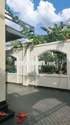 BT GÓC 2 MT–KIẾN TRÚC SANG TRỌNG–P.13,BÌNH THẠNH DT:10,75x17CN:183,6m2