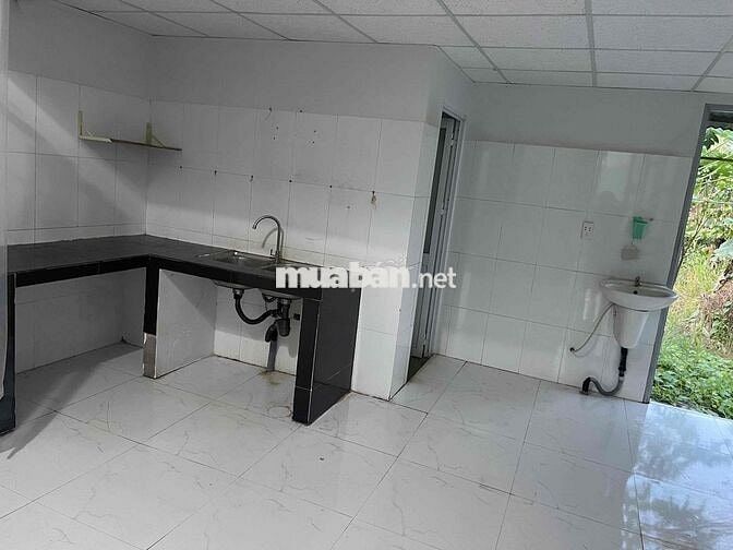 Cho thuê nhà có vườn, đường ô tô