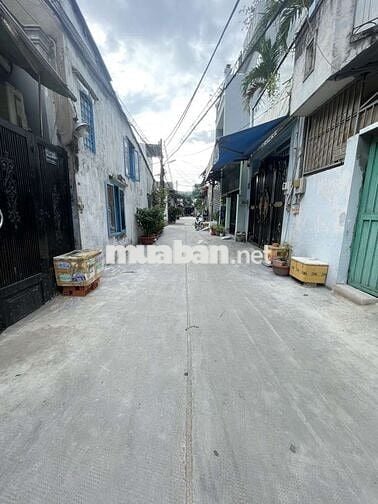 Nhà đẹp ở ngay Bình Tân HXT , xây tâm huyết , HC đủ sổ đẹp