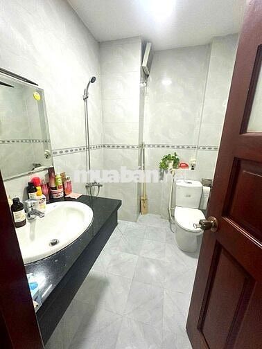 PHÒNG ĐẸP NHƯ HÌNH  28M2 NGAY GA METRO VĂN THÁNH.