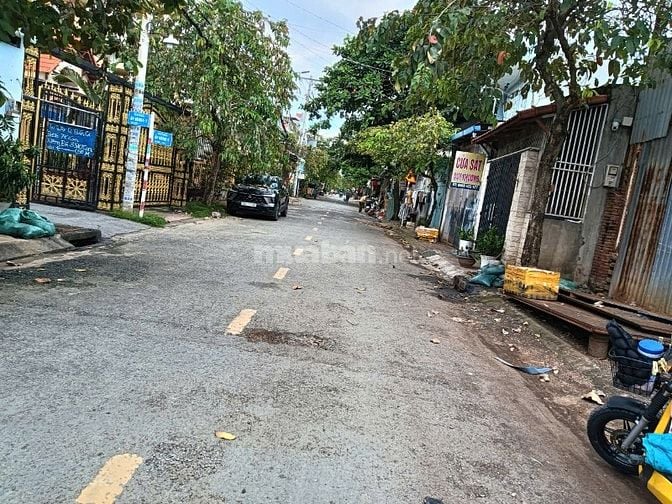 Đất cho thuê làm kho, xưởng, sân bóng mini,...