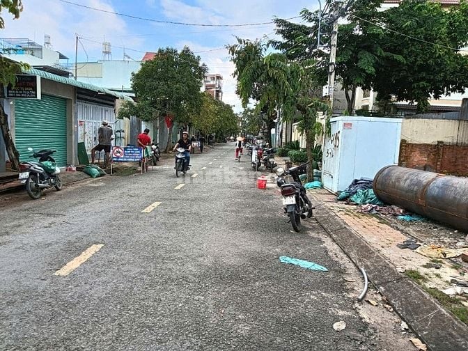 Đất cho thuê làm kho, xưởng, sân bóng mini,...