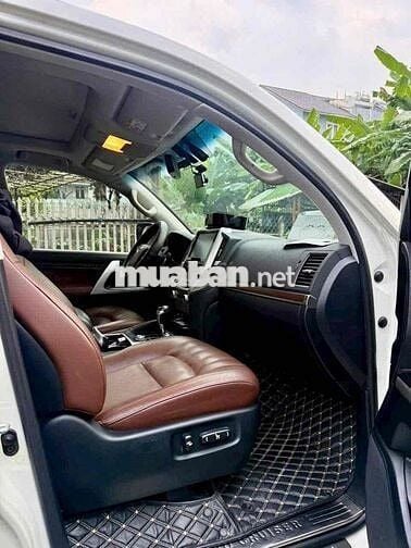 Toyota Land Cruiser 2020 VX Trắng