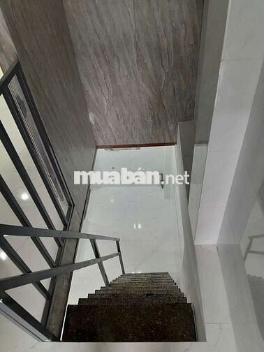 NHÀ HẺM XE BA GÁC.ĐI BỘ RA PHAN CHU TRINH.GẦN CHỢ.SAT TRƯỜNG ĐH CÁN BỘ